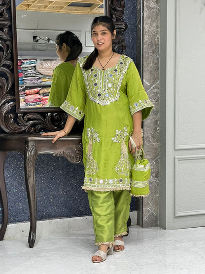 Embroidered Latest Pakistani Style Suit