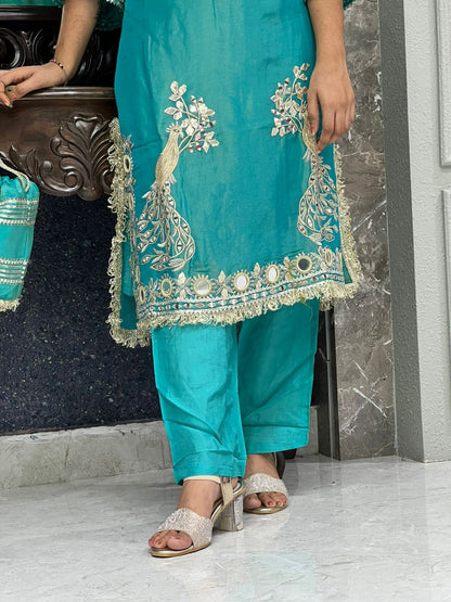 Embroidered Latest Pakistani Style Suit
